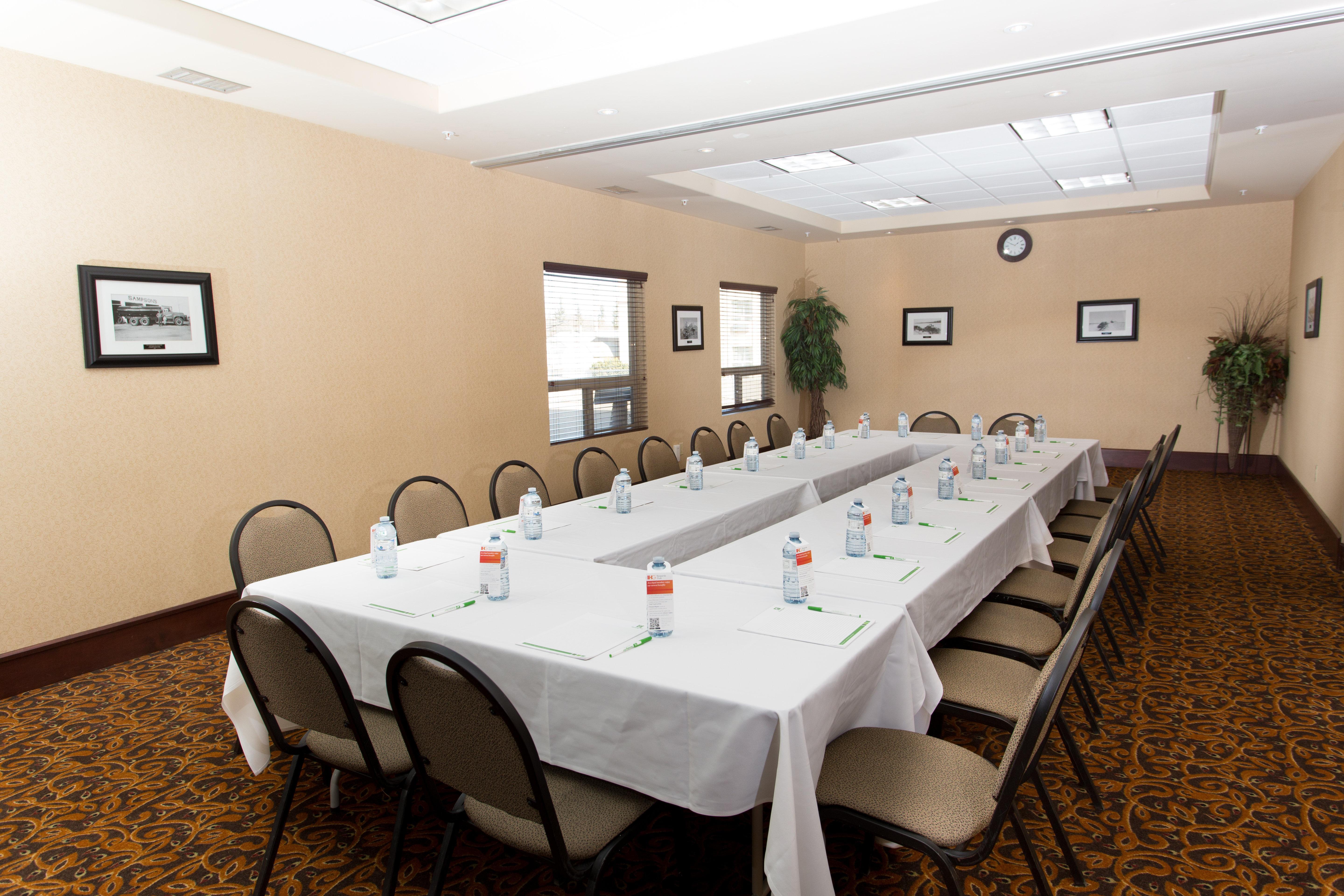 Holiday Inn & Suites Lloydminster By Ihg Eksteriør billede